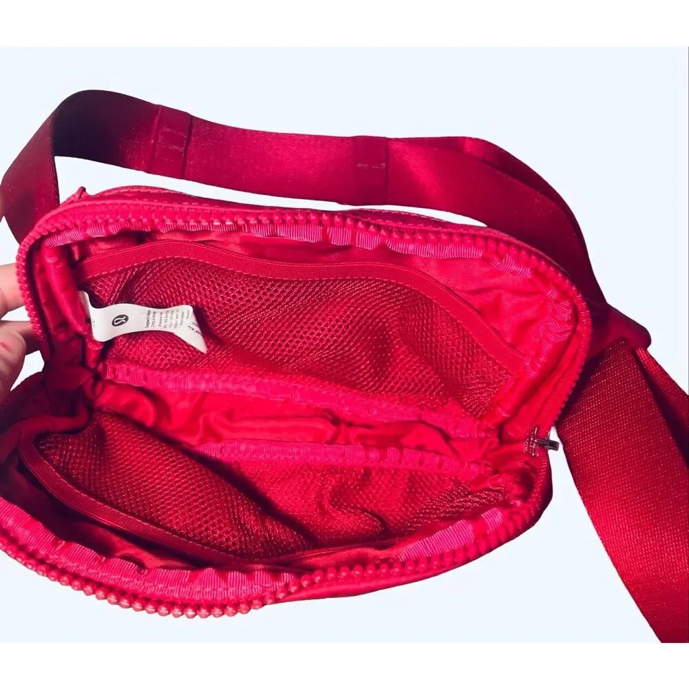 Lululemon Everywhere Belt in Cherry Mist